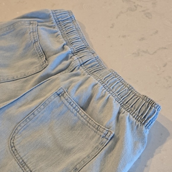 GAP Denim Jean Shorts Light Wash Elastic Waist Drawstring Womens Size S - Picture 6 of 7